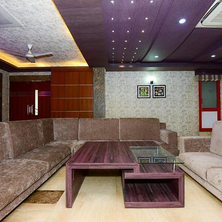 Hotel Lake View Grand Lucknow Bagian luar foto