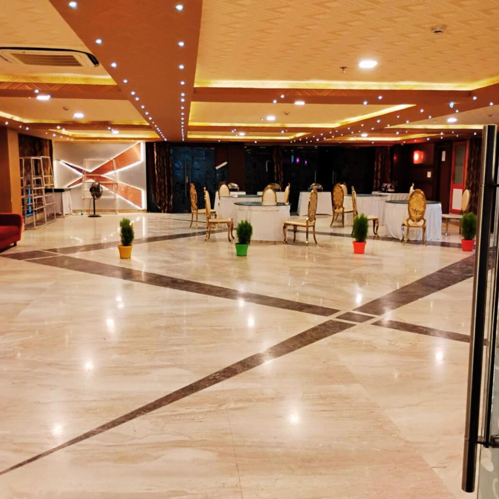 Hotel Lake View Grand Lucknow Bagian luar foto