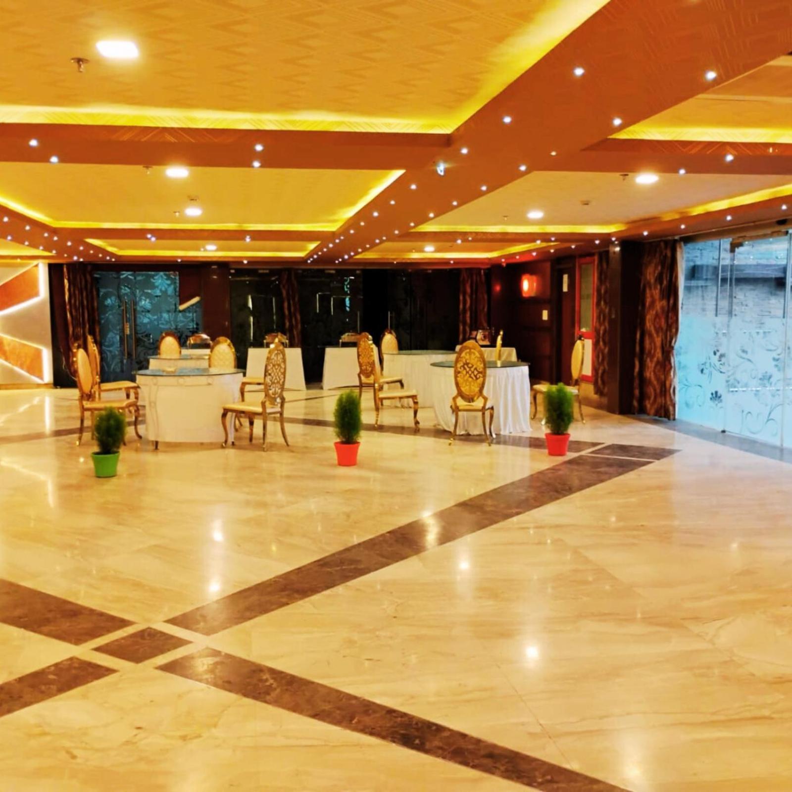 Hotel Lake View Grand Lucknow Bagian luar foto