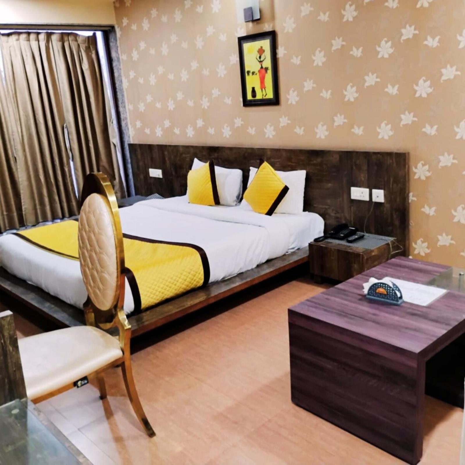 Hotel Lake View Grand Lucknow Bagian luar foto