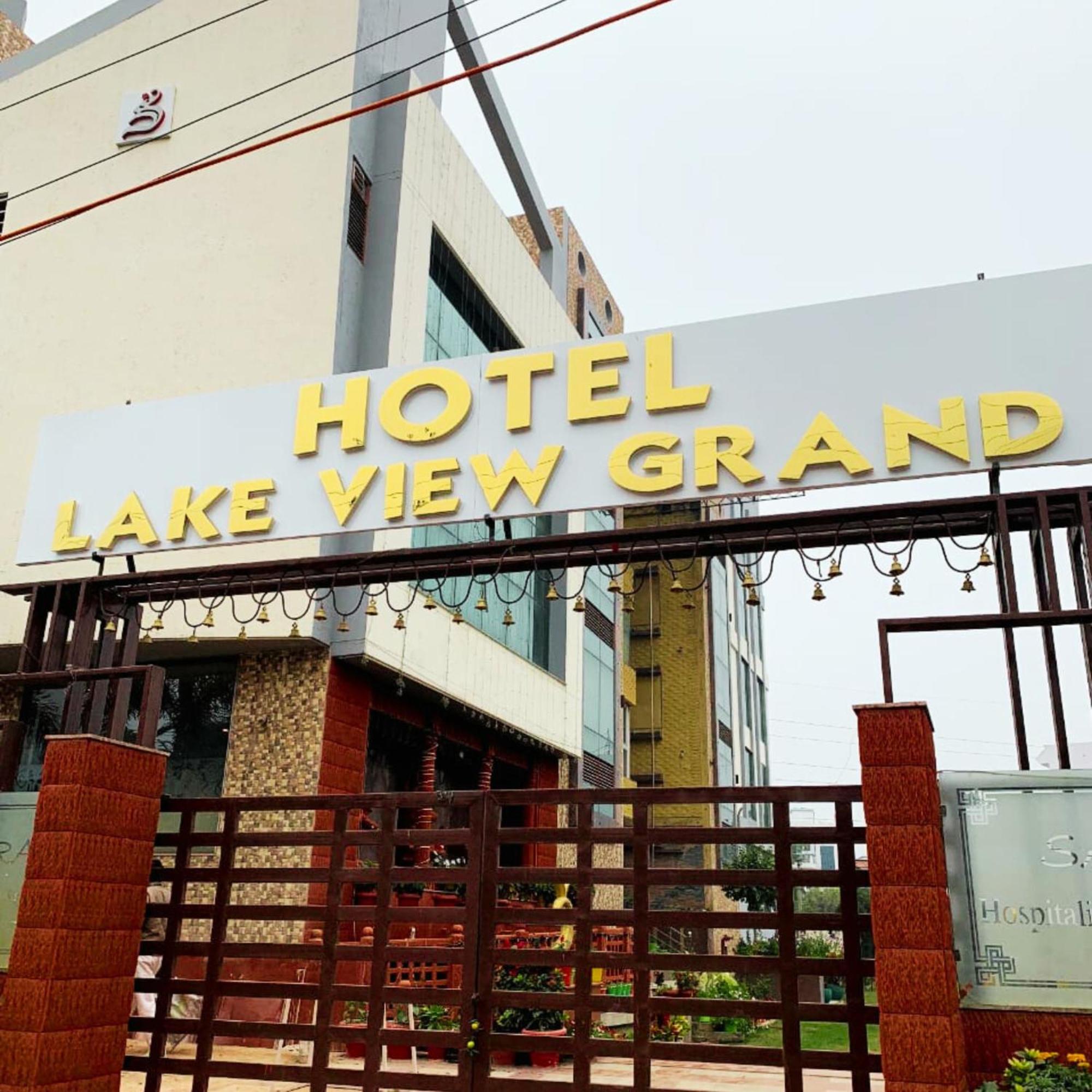 Hotel Lake View Grand Lucknow Bagian luar foto