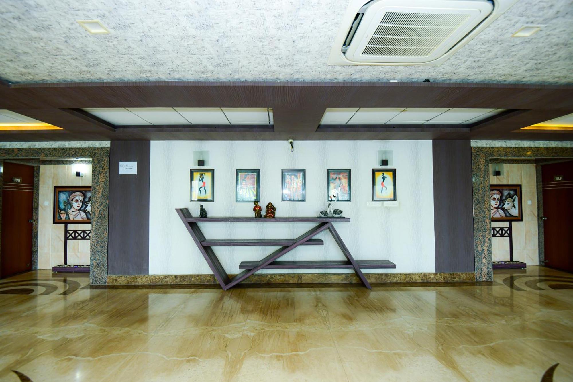 Hotel Lake View Grand Lucknow Bagian luar foto