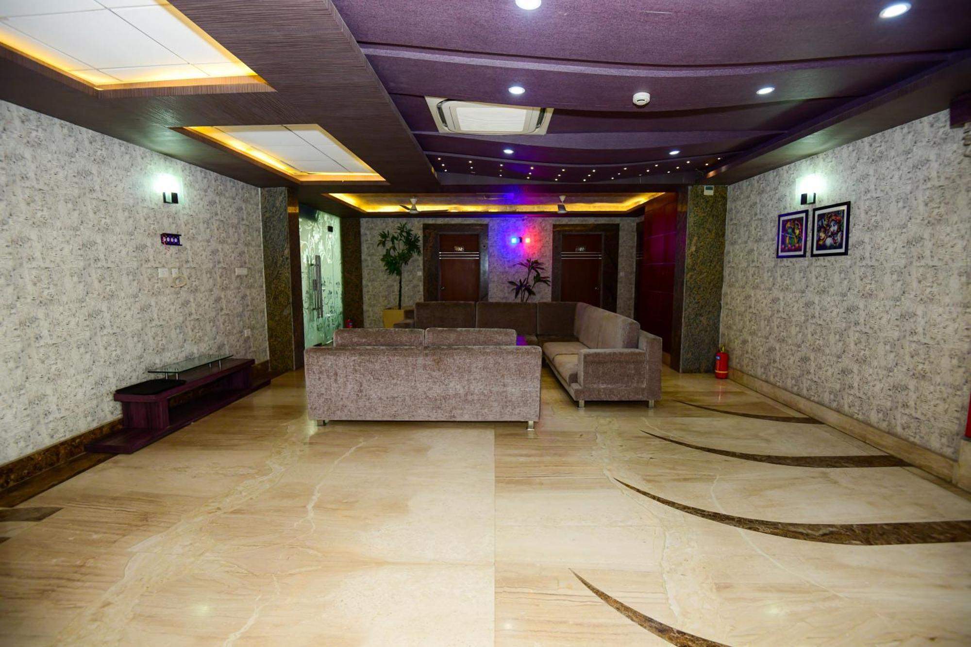 Hotel Lake View Grand Lucknow Bagian luar foto